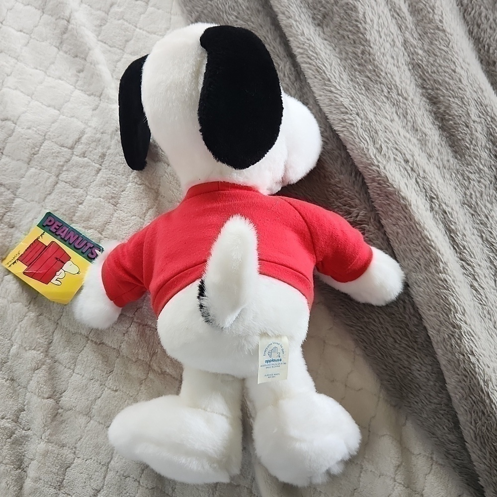 Vintage Snoopy  "Peanuts" Plush Valentines Charlie Brown Seasonal Christmas - Picture 3 of 9